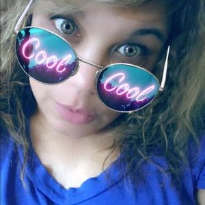 Meet your Posher, Isabel